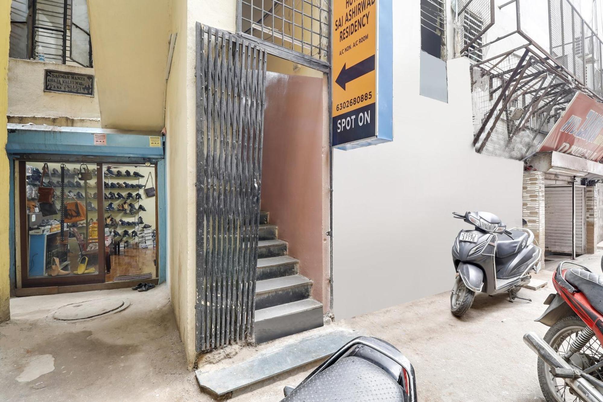 Spot On Hotel Sai Ashirwad Residency Hyderabad Exterior photo